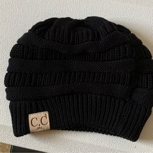 OS C. C Brand Solid black Cable knit Beanie hat.  In EUC!